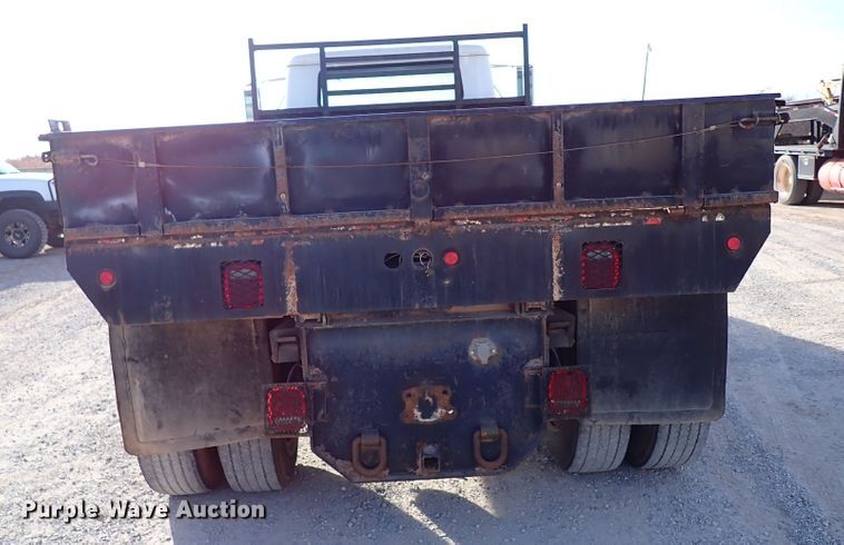 image for item IS9274 2001 International 4700  dump flatbed truck