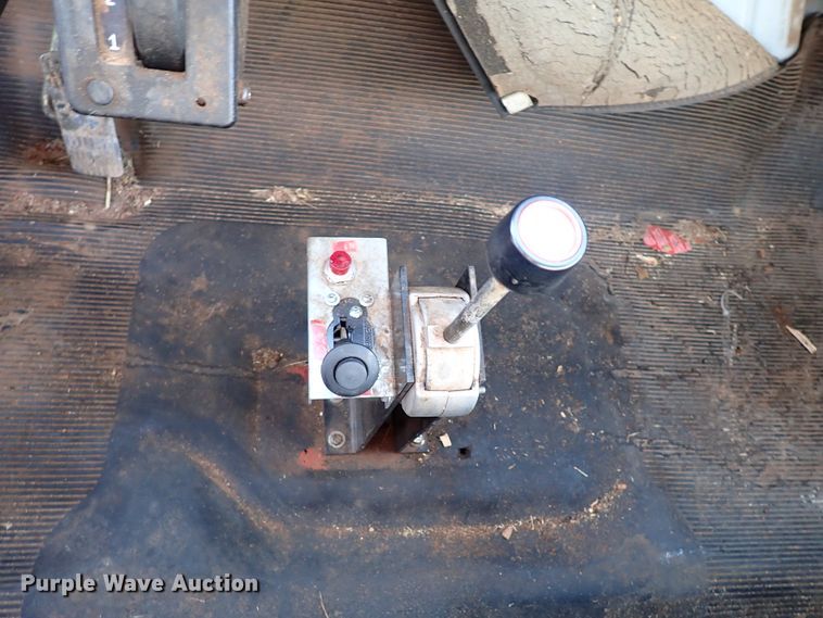 image for item IS9274 2001 International 4700  dump flatbed truck