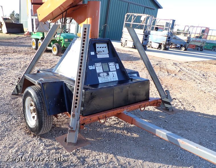 image for item IS9299 1997 Unilift 538  boom lift