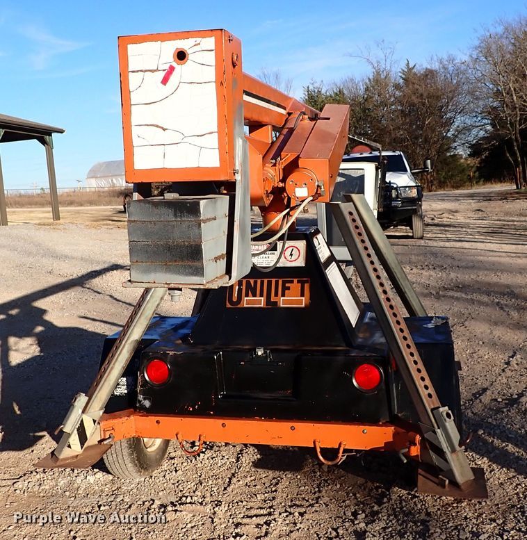 image for item IS9299 1997 Unilift 538  boom lift