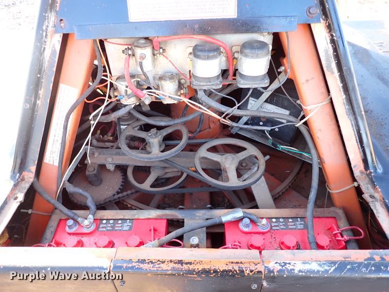 image for item IS9299 1997 Unilift 538  boom lift