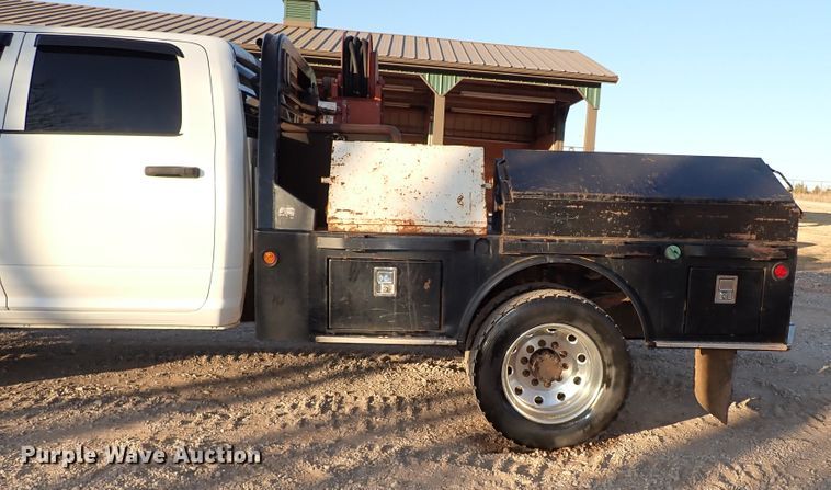 image for item IS9301 2013 Dodge Ram 4500  Crew Cab flatbed truck