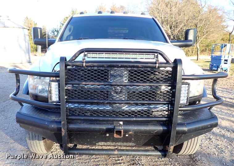 image for item IS9301 2013 Dodge Ram 4500  Crew Cab flatbed truck