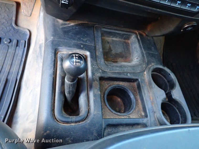 image for item IS9301 2013 Dodge Ram 4500  Crew Cab flatbed truck