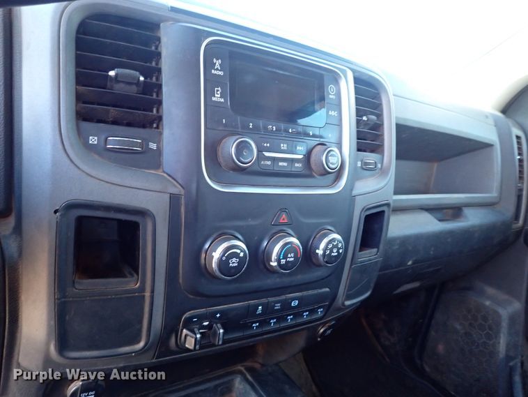 image for item IS9301 2013 Dodge Ram 4500  Crew Cab flatbed truck