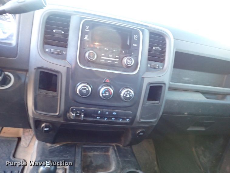 image for item IS9301 2013 Dodge Ram 4500  Crew Cab flatbed truck