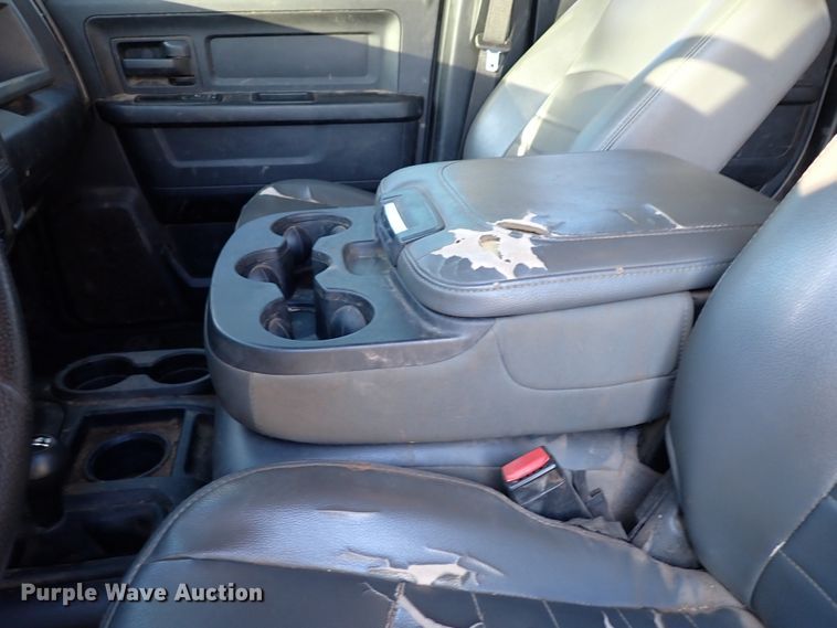 image for item IS9301 2013 Dodge Ram 4500  Crew Cab flatbed truck