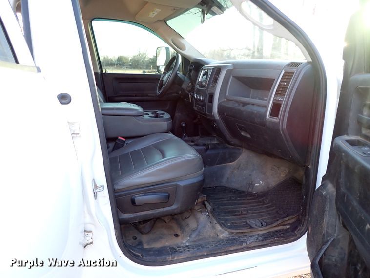 image for item IS9301 2013 Dodge Ram 4500  Crew Cab flatbed truck