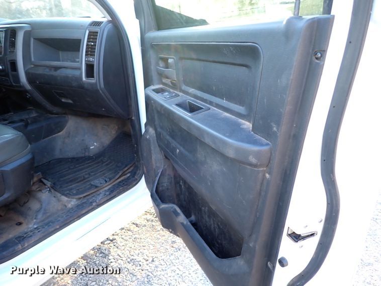 image for item IS9301 2013 Dodge Ram 4500  Crew Cab flatbed truck