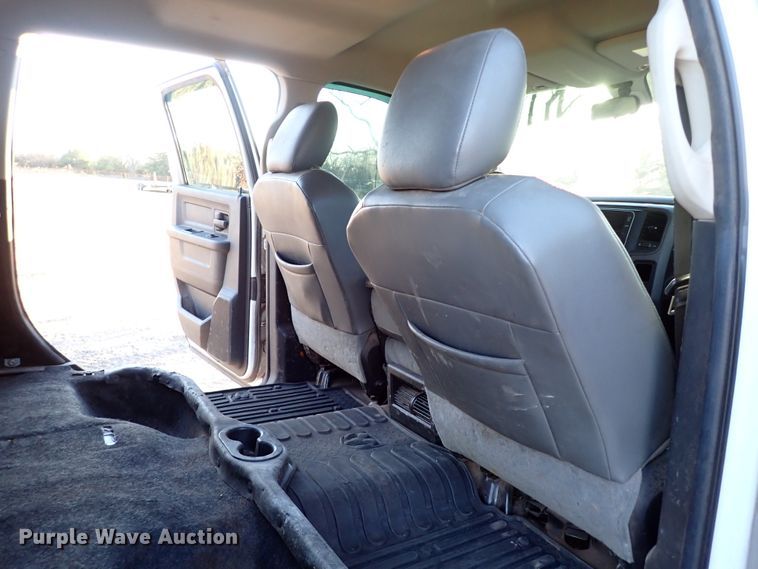 image for item IS9301 2013 Dodge Ram 4500  Crew Cab flatbed truck