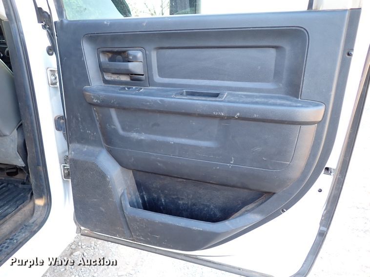 image for item IS9301 2013 Dodge Ram 4500  Crew Cab flatbed truck