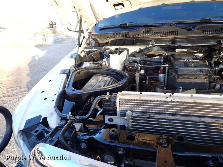 image for item IS9301 2013 Dodge Ram 4500  Crew Cab flatbed truck