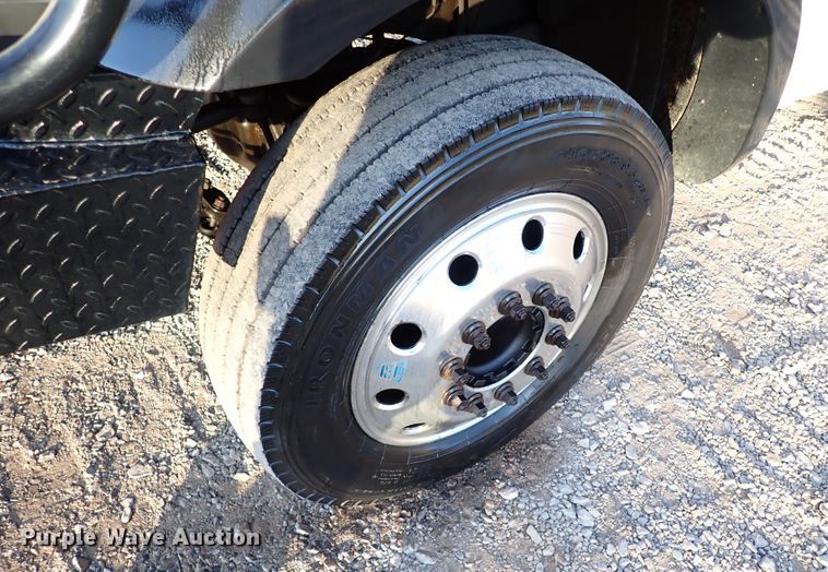 image for item IS9301 2013 Dodge Ram 4500  Crew Cab flatbed truck