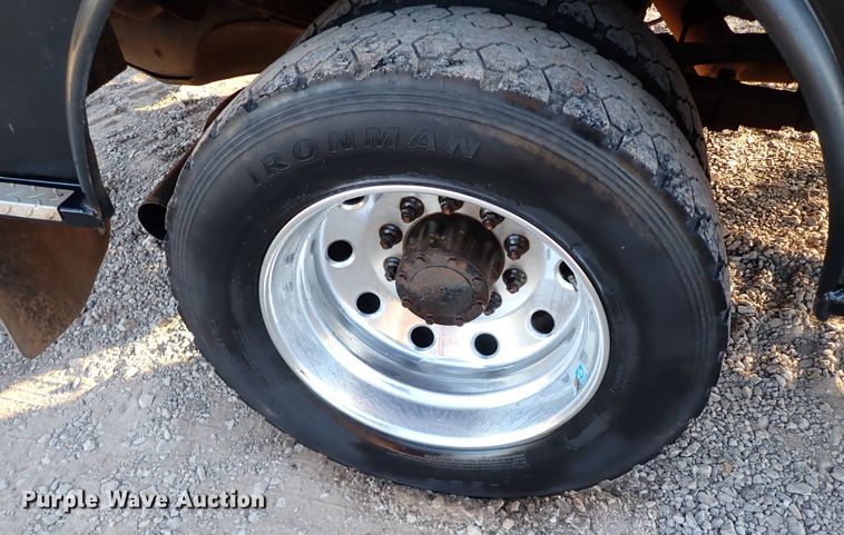 image for item IS9301 2013 Dodge Ram 4500  Crew Cab flatbed truck