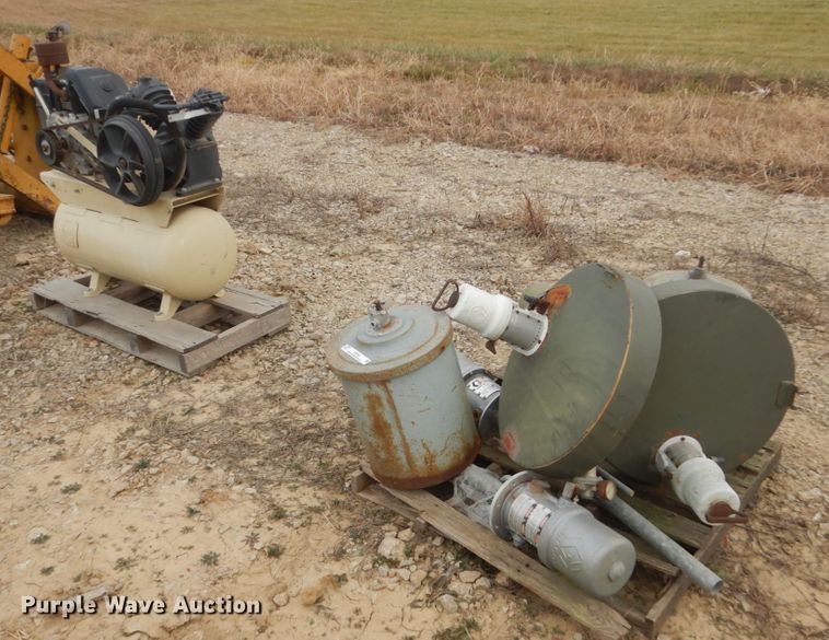 image for item IU9769 Ingersoll Rand  air compressor