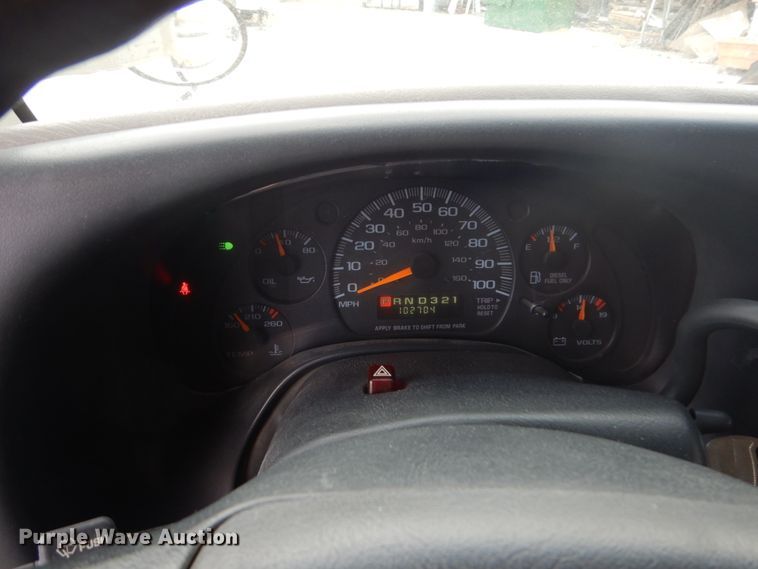 image for item IU9772 2000 Chevrolet Express 3500  school bus