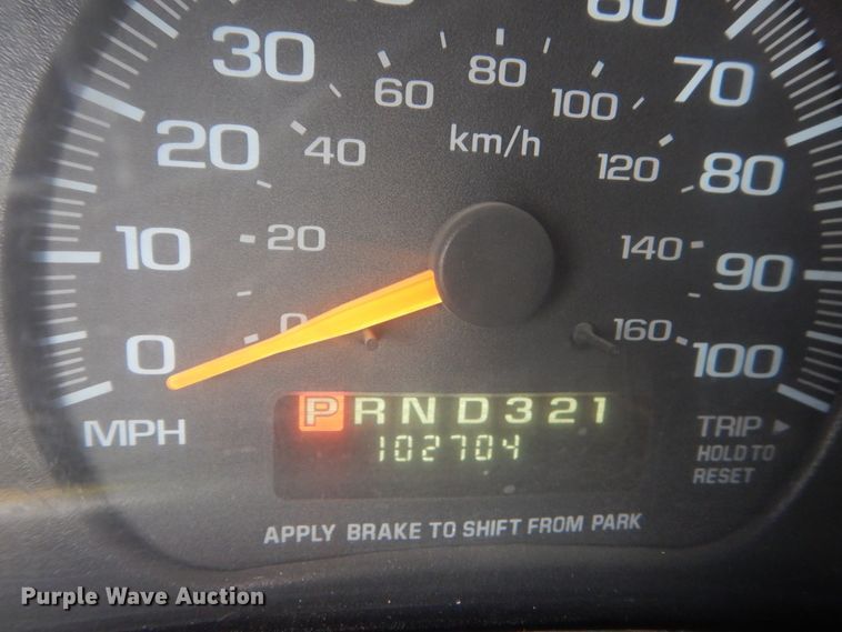 image for item IU9772 2000 Chevrolet Express 3500  school bus