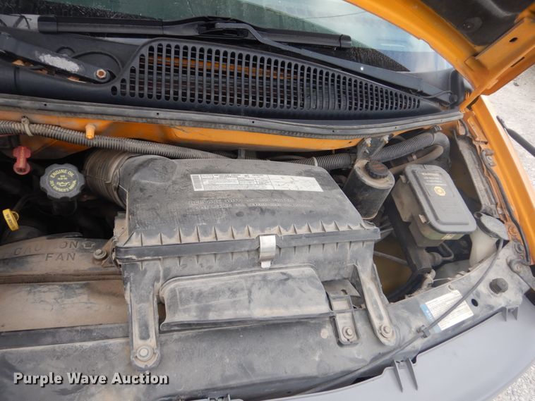 image for item IU9772 2000 Chevrolet Express 3500  school bus