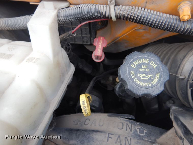 image for item IU9772 2000 Chevrolet Express 3500  school bus