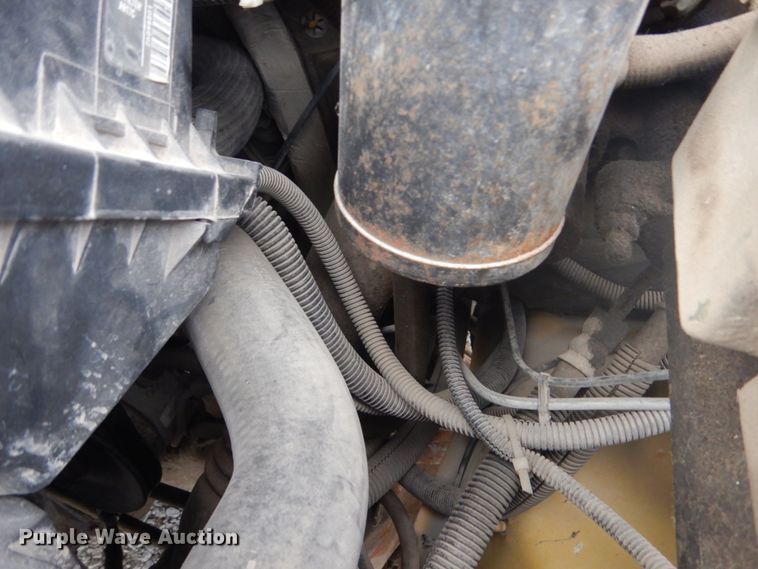 image for item IU9772 2000 Chevrolet Express 3500  school bus