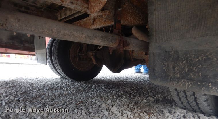 image for item IU9772 2000 Chevrolet Express 3500  school bus