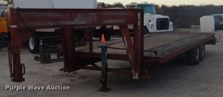 image for item IU9776 1992 Titan  equipment trailer