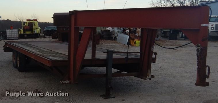 image for item IU9776 1992 Titan  equipment trailer
