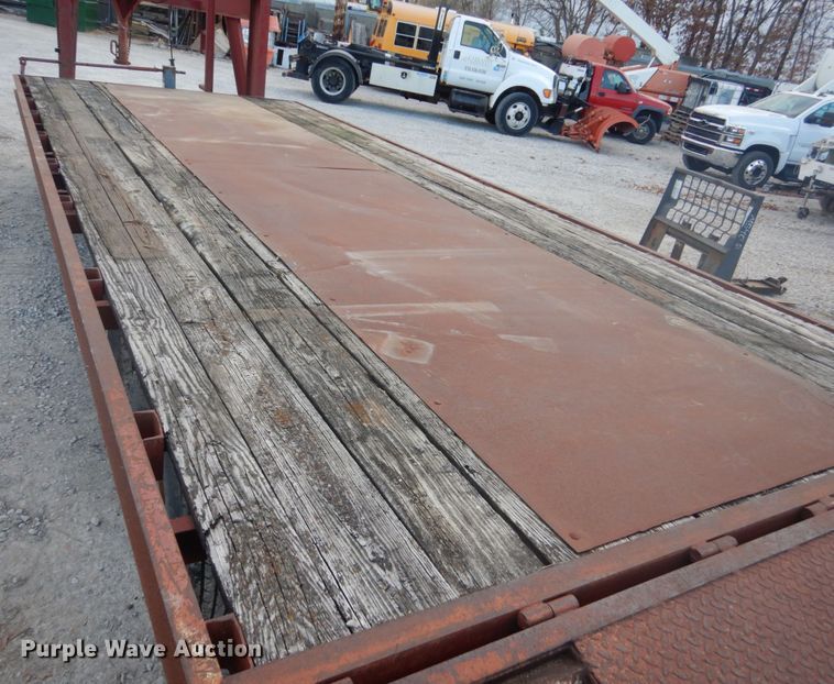 image for item IU9776 1992 Titan  equipment trailer