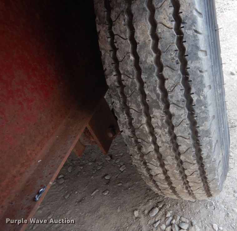 image for item IU9776 1992 Titan  equipment trailer