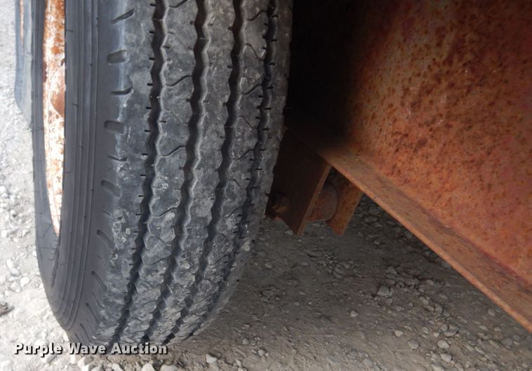 image for item IU9776 1992 Titan  equipment trailer