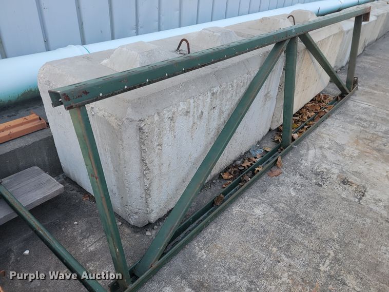 image for item IV9625 Pallet racking