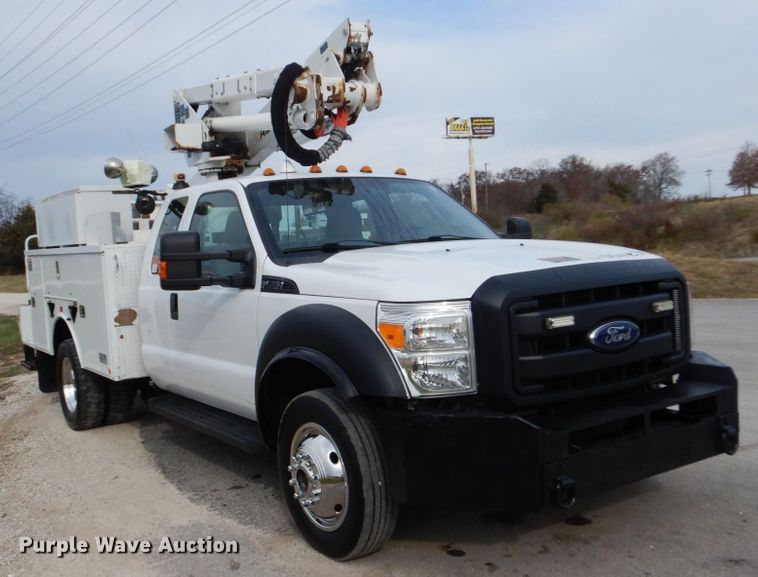 image for item IV9646 2013 Ford F550 Super Duty XL  bucket truck