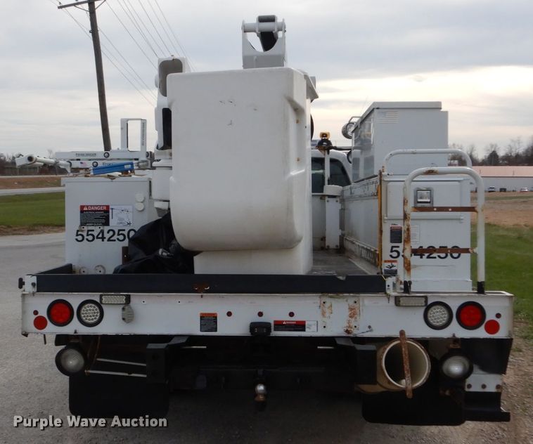 image for item IV9646 2013 Ford F550 Super Duty XL  bucket truck