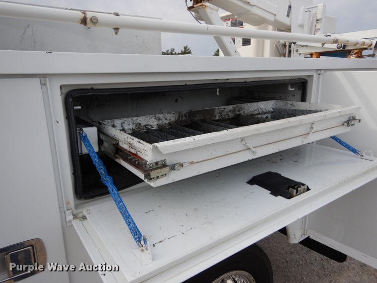 image for item IV9646 2013 Ford F550 Super Duty XL  bucket truck