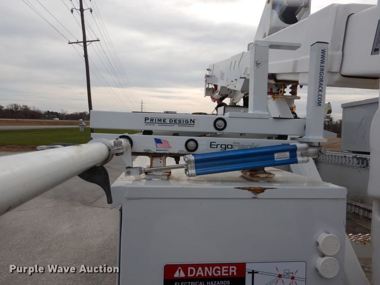 image for item IV9646 2013 Ford F550 Super Duty XL  bucket truck