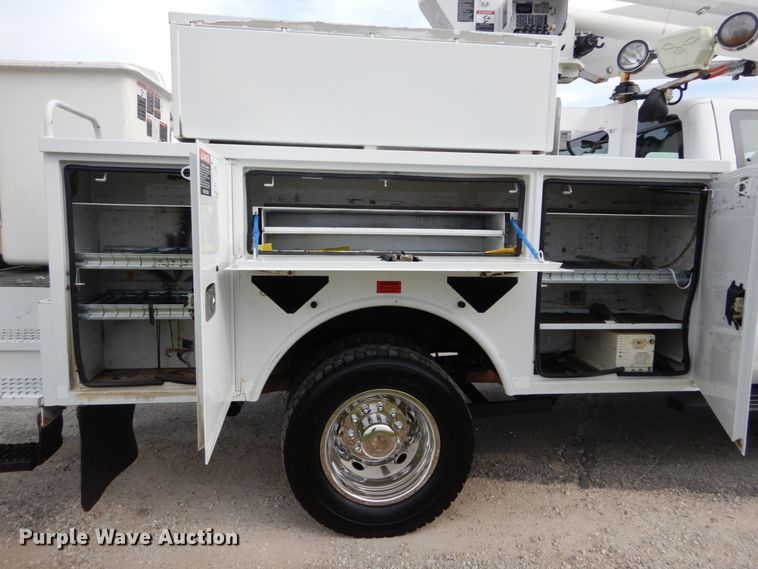 image for item IV9646 2013 Ford F550 Super Duty XL  bucket truck