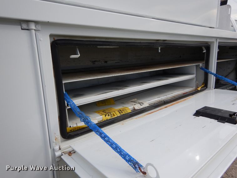 image for item IV9646 2013 Ford F550 Super Duty XL  bucket truck