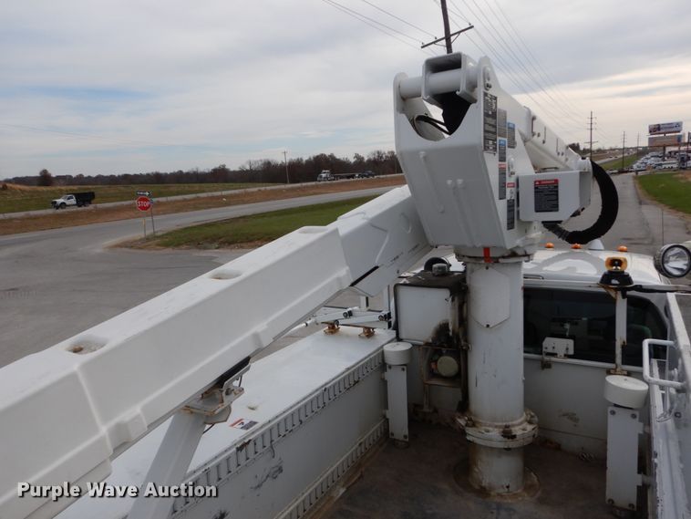 image for item IV9646 2013 Ford F550 Super Duty XL  bucket truck