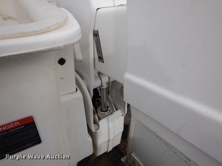 image for item IV9646 2013 Ford F550 Super Duty XL  bucket truck