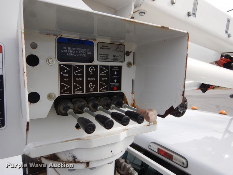 image for item IV9646 2013 Ford F550 Super Duty XL  bucket truck