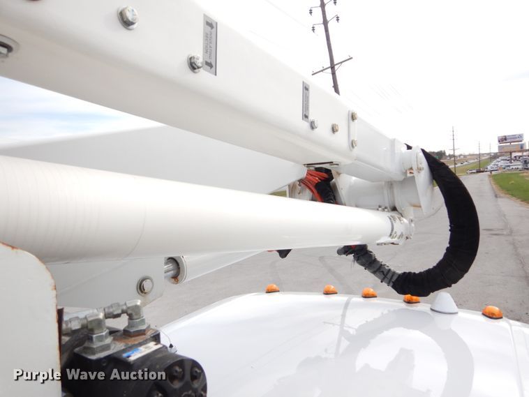 image for item IV9646 2013 Ford F550 Super Duty XL  bucket truck