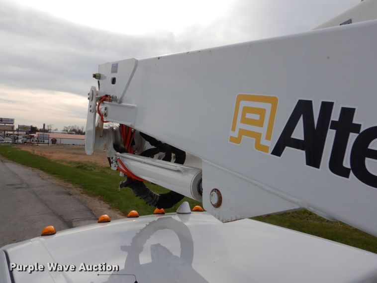 image for item IV9646 2013 Ford F550 Super Duty XL  bucket truck