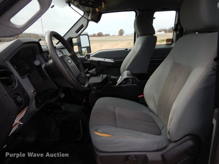 image for item IV9646 2013 Ford F550 Super Duty XL  bucket truck