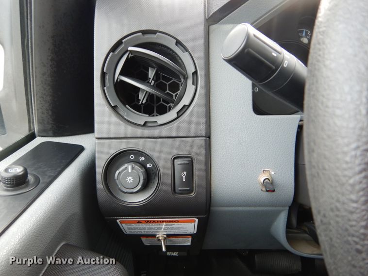 image for item IV9646 2013 Ford F550 Super Duty XL  bucket truck