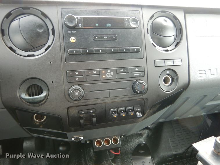 image for item IV9646 2013 Ford F550 Super Duty XL  bucket truck