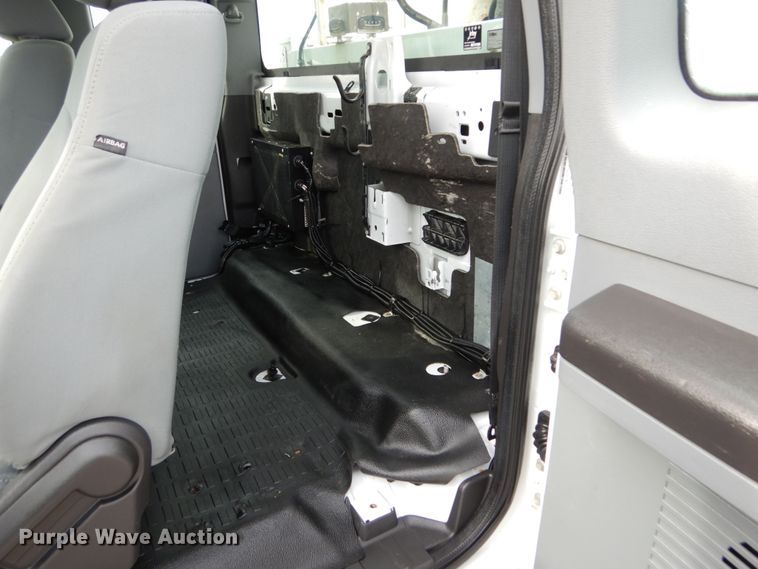 image for item IV9646 2013 Ford F550 Super Duty XL  bucket truck