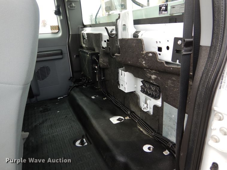 image for item IV9646 2013 Ford F550 Super Duty XL  bucket truck