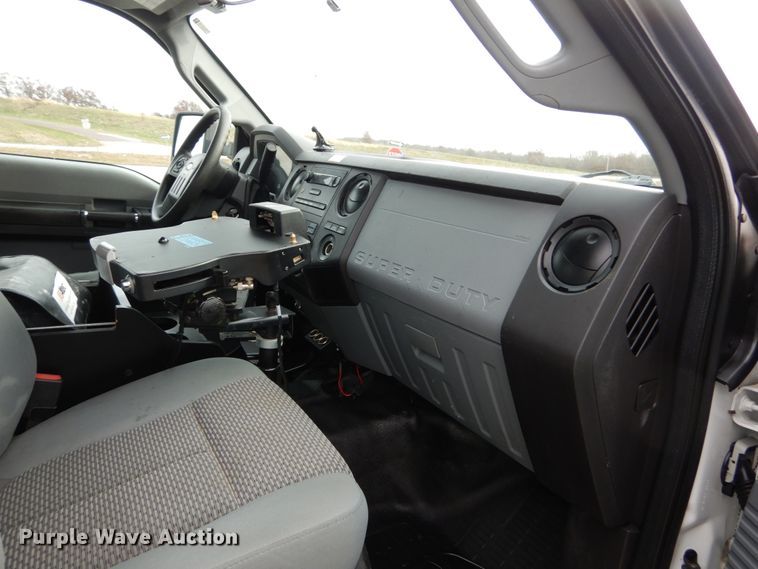 image for item IV9646 2013 Ford F550 Super Duty XL  bucket truck