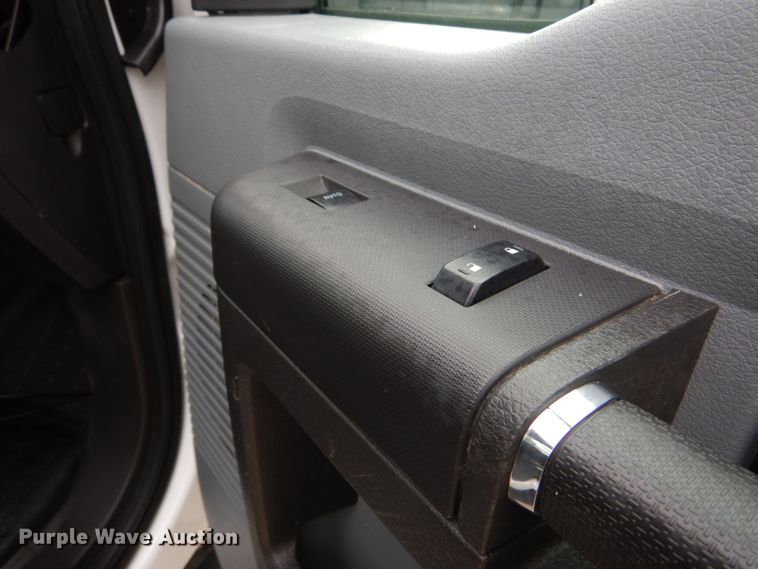 image for item IV9646 2013 Ford F550 Super Duty XL  bucket truck