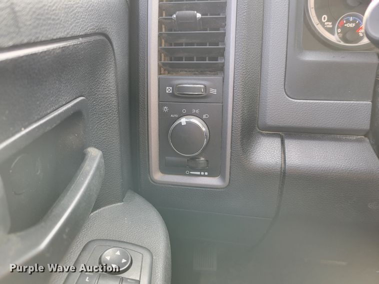 image for item IV9652 2014 Dodge Ram 4500HD  Crew Cab utility / service truck